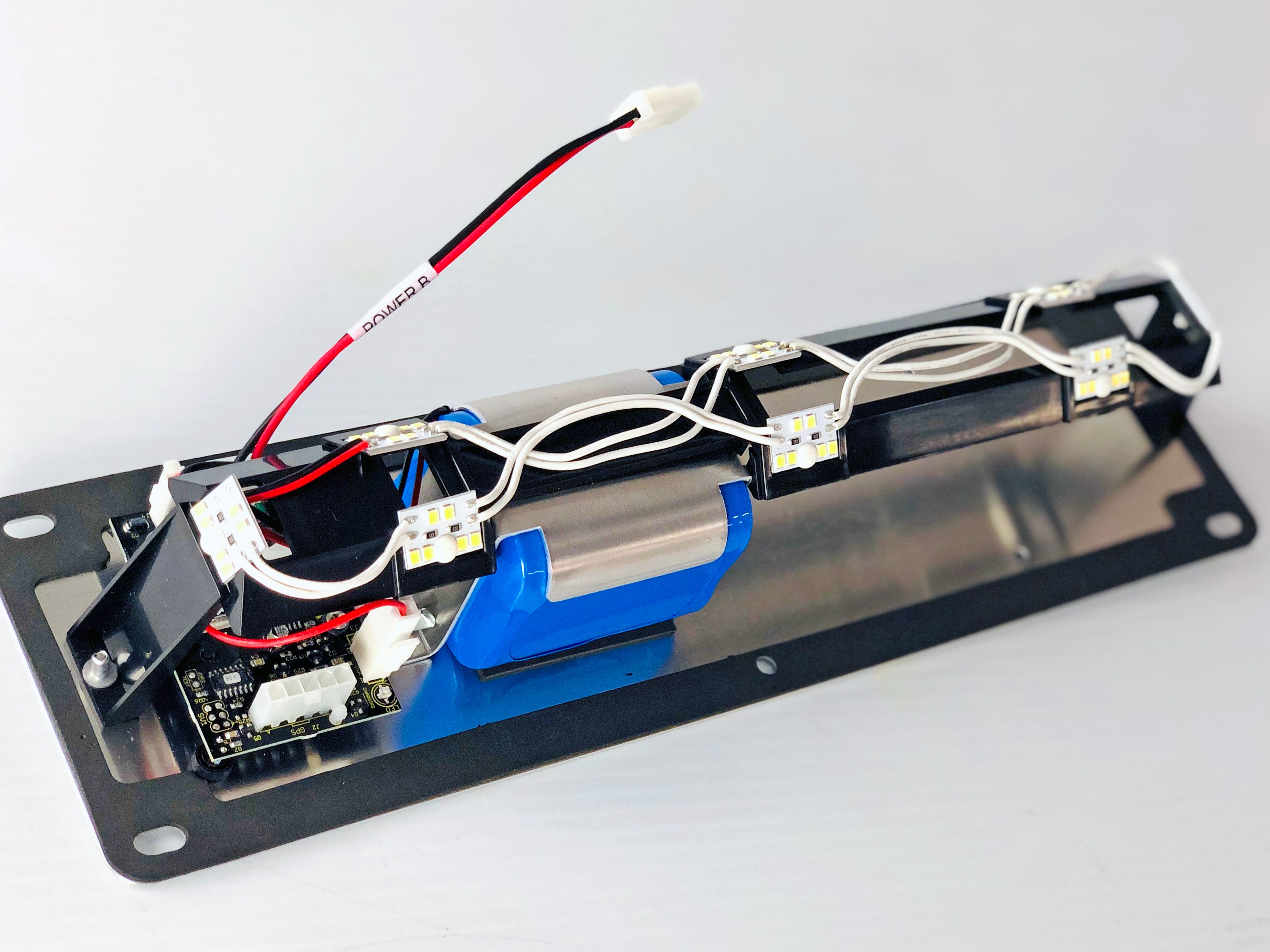 QUAD CORDLESS REPLACEMENT LIGHT SYSTEM - Image 1